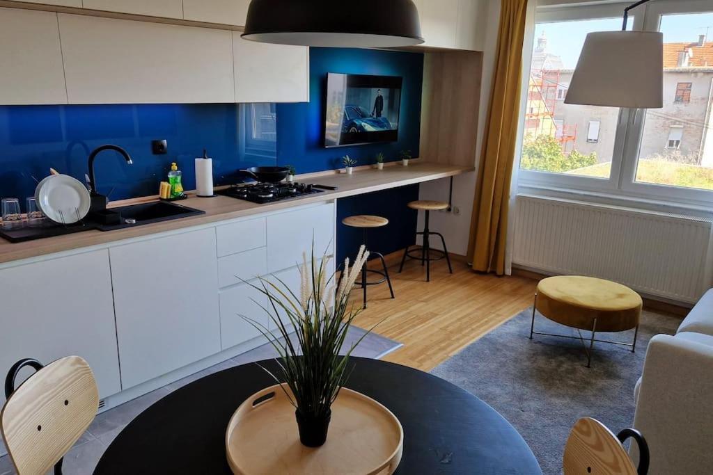Ferienwohnung Midnight Blue Oasis - Center, Free Parking Zagreb Exterior foto